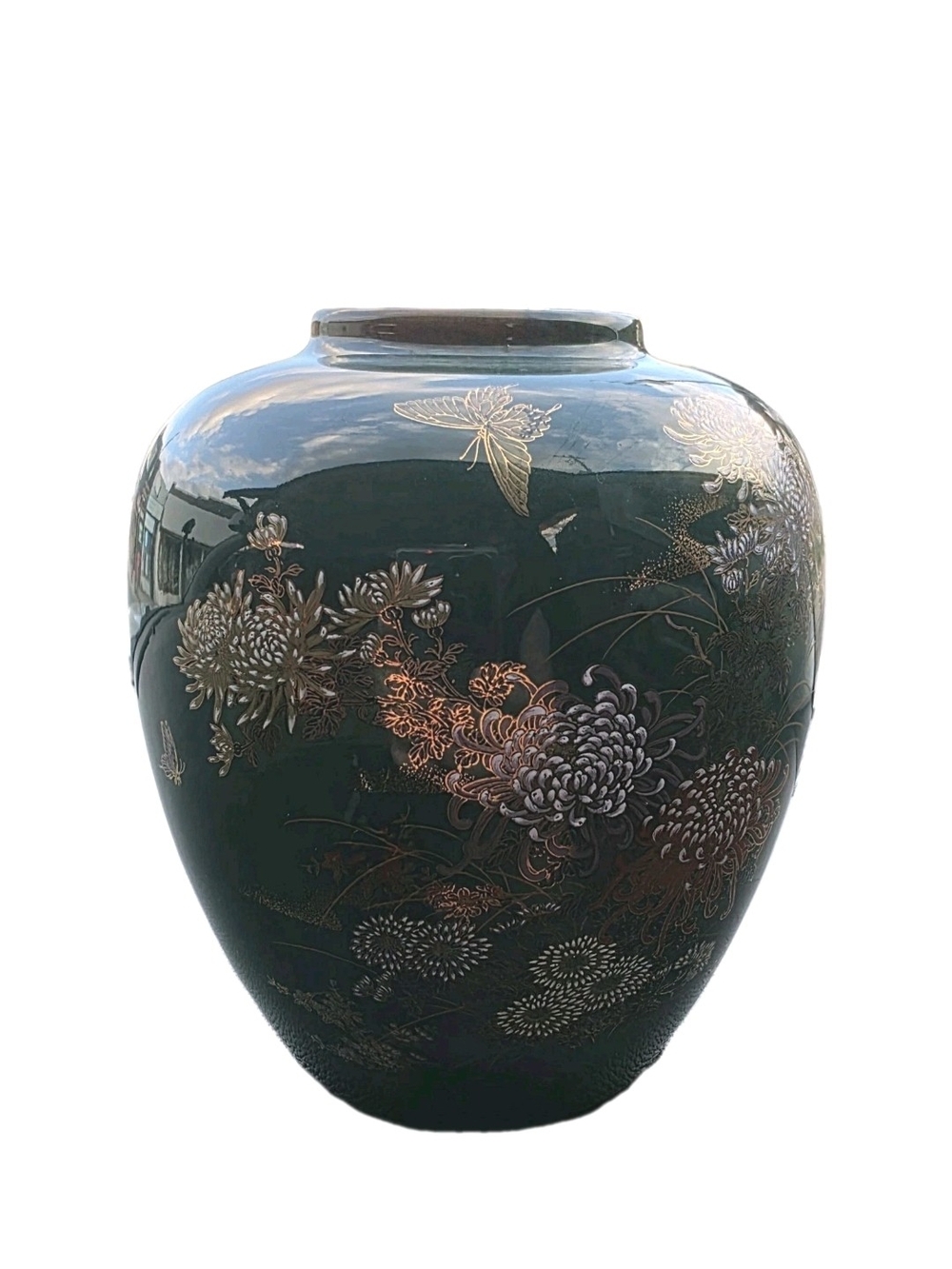 Emerald Green Porcelain Ginger Jar With Butterfly, Floral and Gold Accents
